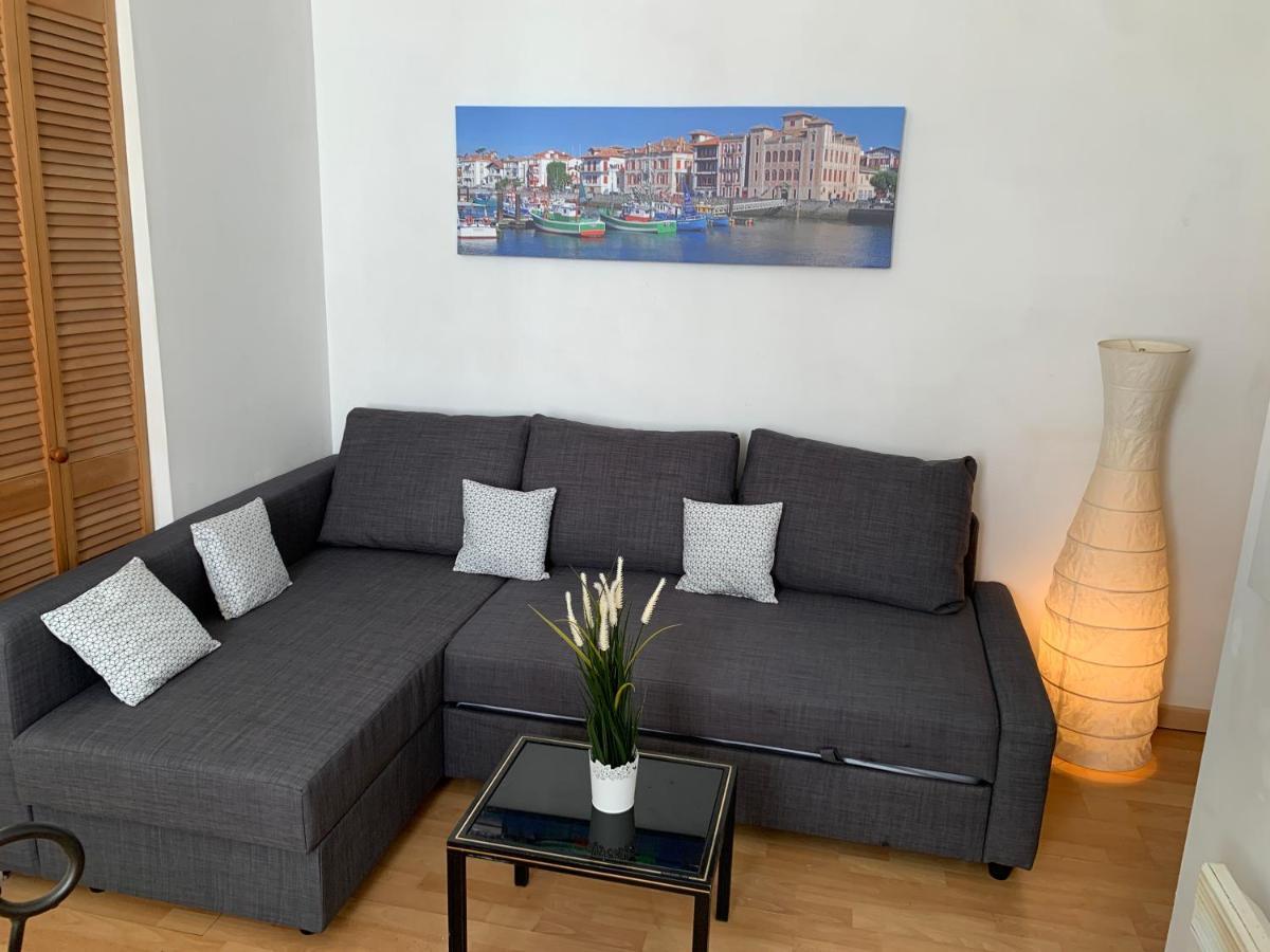 Biarritz Centre, Pres Avenue De Verdun, Cosy Apt 2 Pieces , Salon , Chambre Separe, Rue Tres Calme A 10 Minutes A Pied De La Grande Plage Exterior photo